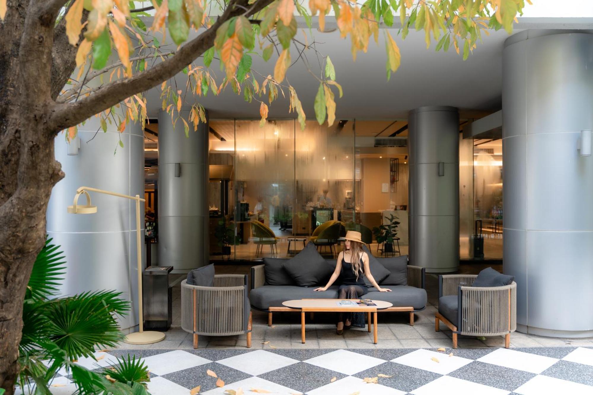 Parkroyal Suites Bangkok Exterior photo